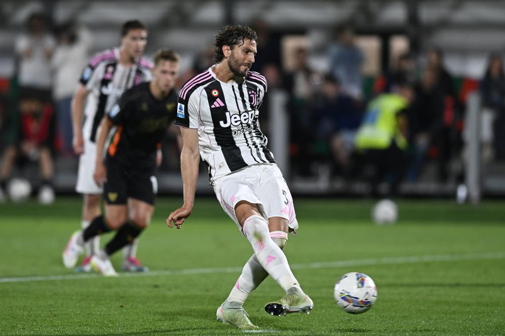 重创！皇马悍将伤缺两月 巴尔韦德或被迫改踢右后卫